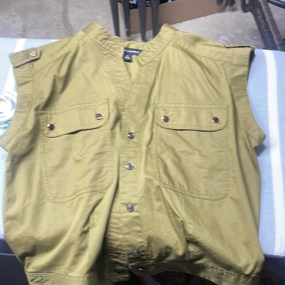 Banana republic sleeveless top